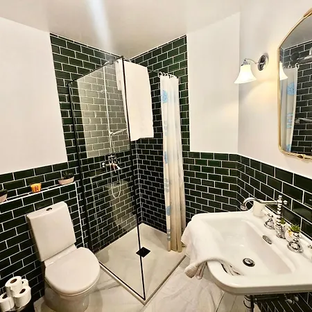 Urban Comfort 1br Flat W Terrace&parking Apartment